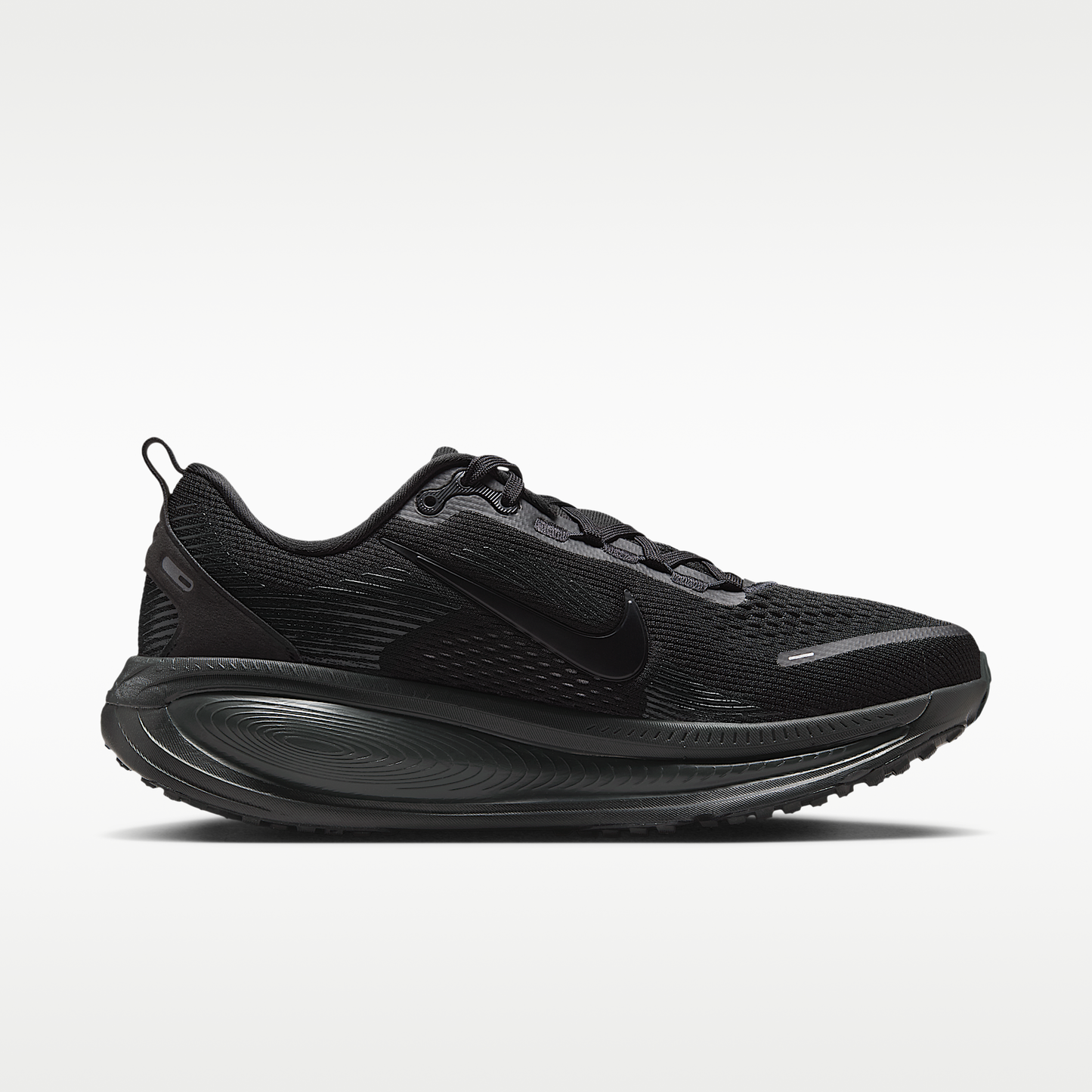 Vomero 18 'Triple Black'